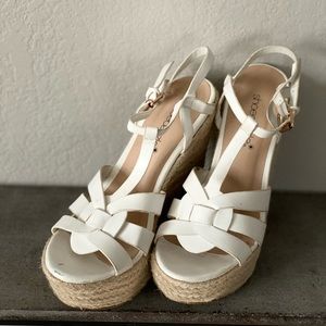 I’m selling these cute wedges!!